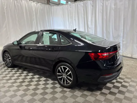 More photos of 2025 Volkswagen Jetta 1.5T SE at Countryside Mitsubishi, IL