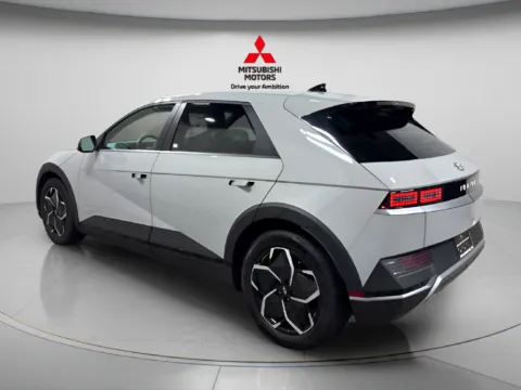 More photos of 2024 Hyundai IONIQ 5 SEL at Countryside Mitsubishi, IL