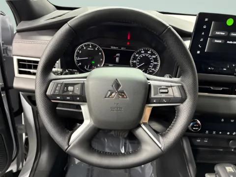 More photos of 2026 Mitsubishi Outlander LE at Countryside Mitsubishi, IL