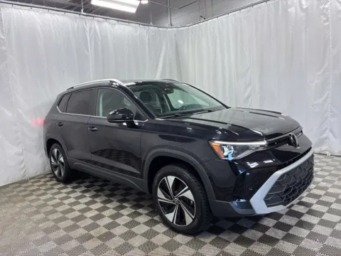 Photos of 2025 Volkswagen Taos 1.5T SE for sale in Countryside, IL at Countryside Mitsubishi