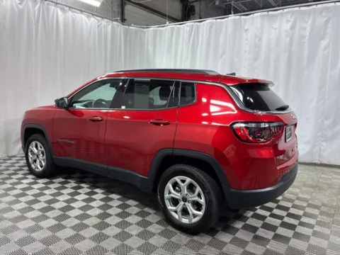 More photos of 2025 Jeep Compass Latitude at Countryside Mitsubishi, IL