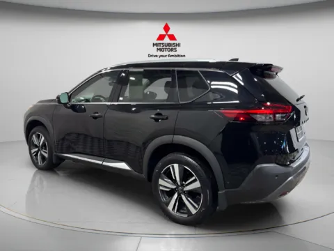 More photos of 2023 Nissan Rogue SL at Countryside Mitsubishi, IL