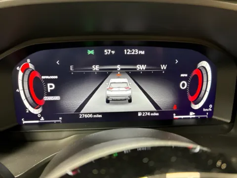 More photos of 2023 Nissan Rogue Platinum at Countryside Mitsubishi, IL