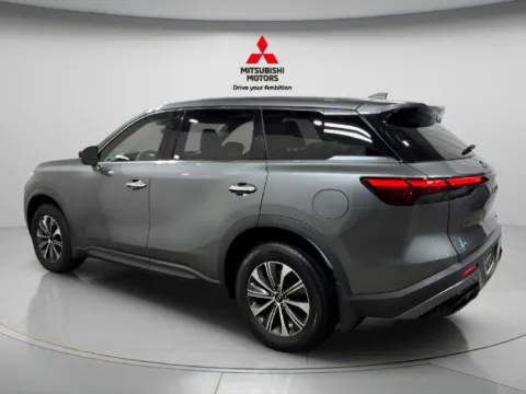 More photos of 2024 INFINITI QX60 PURE at Countryside Mitsubishi, IL