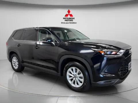 Photos of 2025 Toyota Grand Highlander XLE for sale in Countryside, IL at Countryside Mitsubishi