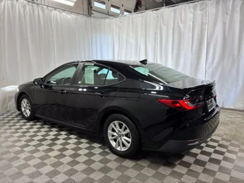 More photos of 2025 Toyota Camry LE at Countryside Mitsubishi, IL