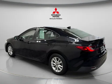 More photos of 2025 Toyota Camry LE at Countryside Mitsubishi, IL