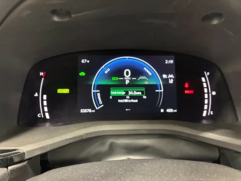 More photos of 2025 Toyota Camry LE at Countryside Mitsubishi, IL