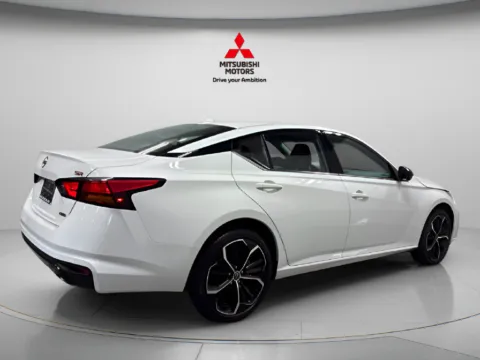 Another view of 2025 Nissan Altima 2.5 SR for sale in Countryside, IL at Countryside Mitsubishi