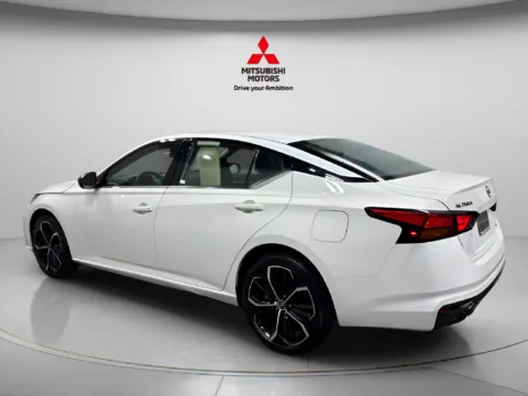 More photos of 2025 Nissan Altima 2.5 SR at Countryside Mitsubishi, IL