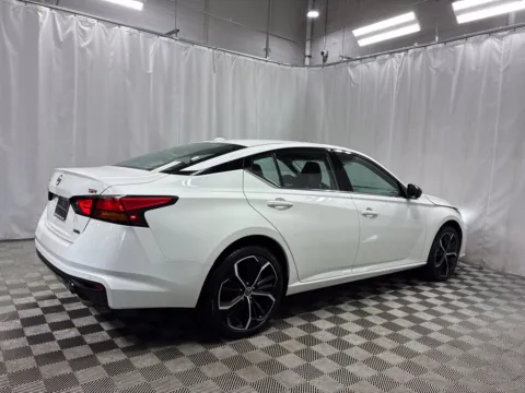 Another view of 2025 Nissan Altima 2.5 SR for sale in Countryside, IL at Countryside Mitsubishi
