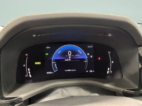 More photos of 2025 Toyota Camry LE at Countryside Mitsubishi, IL