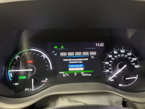 More photos of 2025 Toyota Sienna LE at Countryside Mitsubishi, IL