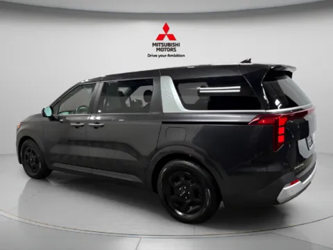 More photos of 2025 Kia Carnival LXS at Countryside Mitsubishi, IL