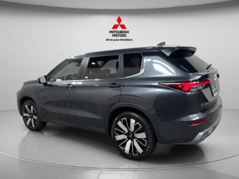 More photos of 2025 Mitsubishi Outlander SE at Countryside Mitsubishi, IL
