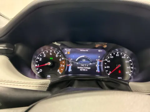 More photos of 2025 Jeep Compass Limited at Countryside Mitsubishi, IL