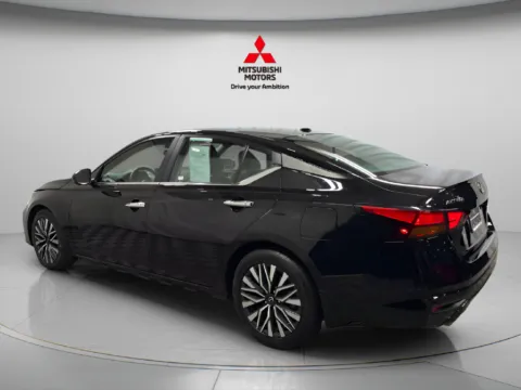 More photos of 2024 Nissan Altima 2.5 SV at Countryside Mitsubishi, IL
