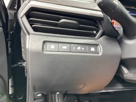 More photos of 2024 Nissan Altima 2.5 SV at Countryside Mitsubishi, IL