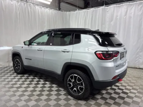 More photos of 2025 Jeep Compass Trailhawk at Countryside Mitsubishi, IL