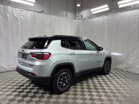 Another view of 2025 Jeep Compass Trailhawk for sale in Countryside, IL at Countryside Mitsubishi