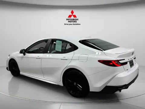 More photos of 2025 Toyota Camry SE at Countryside Mitsubishi, IL