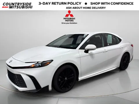 White 2025 Toyota Camry SE for sale in Countryside, IL