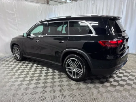 More photos of 2025 Mercedes-Benz GLS 450 at Countryside Mitsubishi, IL