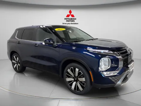 Photos of 2027 Mitsubishi Outlander SE for sale in Countryside, IL at Countryside Mitsubishi
