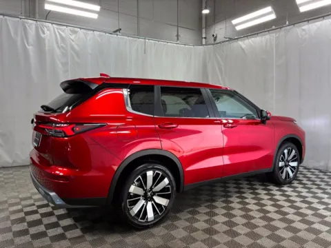 Another view of 2027 Mitsubishi Outlander SE for sale in Countryside, IL at Countryside Mitsubishi