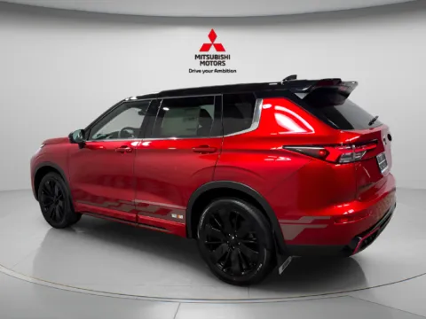 More photos of 2027 Mitsubishi Outlander SE at Countryside Mitsubishi, IL