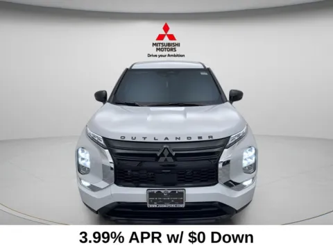 Photos of 2026 Mitsubishi Outlander LE for sale in Des Plaines, IL at Jidd Motors Mitsubishi