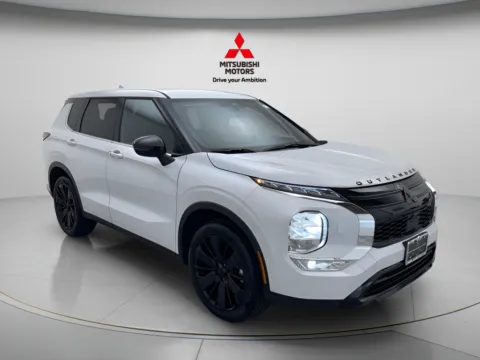 Another view of 2026 Mitsubishi Outlander LE for sale in Des Plaines, IL at Jidd Motors Mitsubishi