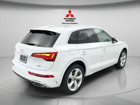 More photos of 2023 Audi Q5 45 S line Premium Plus at Jidd Motors Mitsubishi, IL