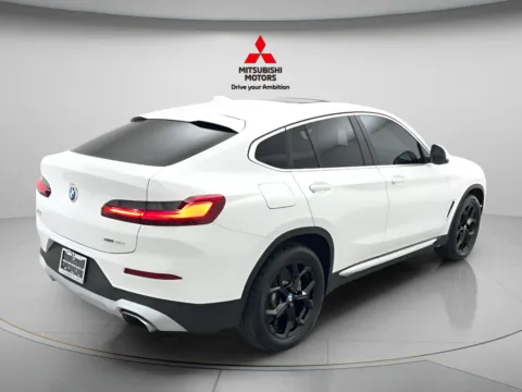 More photos of 2024 BMW X4 xDrive30i at Jidd Motors Mitsubishi, IL