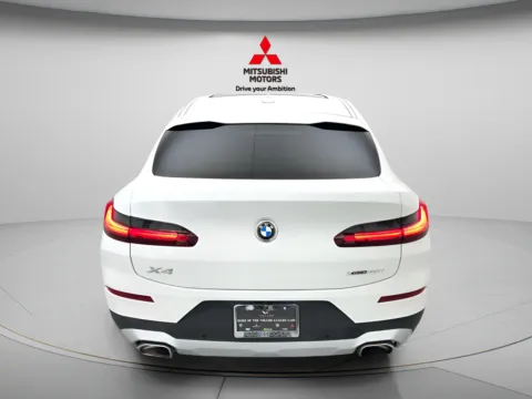 More photos of 2024 BMW X4 xDrive30i at Jidd Motors Mitsubishi, IL