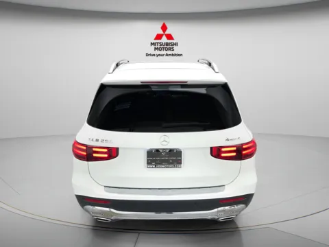 More photos of 2025 Mercedes-Benz GLB 250 at Jidd Motors Mitsubishi, IL