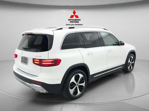 More photos of 2025 Mercedes-Benz GLB 250 at Jidd Motors Mitsubishi, IL
