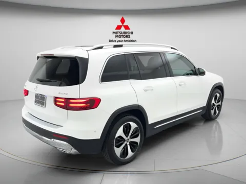 More photos of 2025 Mercedes-Benz GLB 250 at Jidd Motors Mitsubishi, IL
