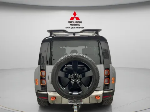 More photos of 2021 Land Rover Defender 110 X at Jidd Motors Mitsubishi, IL