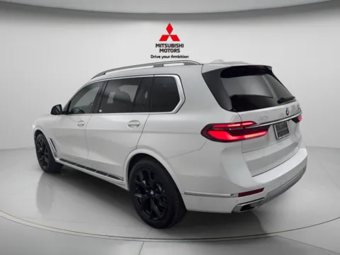 More photos of 2025 BMW X7 xDrive40i at Jidd Motors Mitsubishi, IL