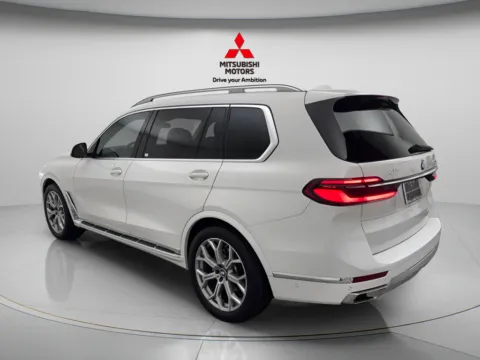 More photos of 2025 BMW X7 xDrive40i at Jidd Motors Mitsubishi, IL