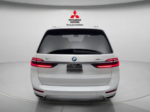 More photos of 2025 BMW X7 xDrive40i at Jidd Motors Mitsubishi, IL