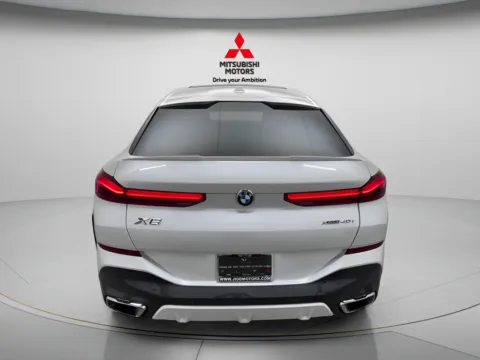 More photos of 2025 BMW X6 xDrive40i at Jidd Motors Mitsubishi, IL