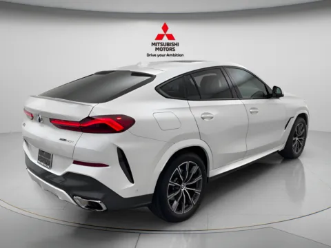More photos of 2025 BMW X6 xDrive40i at Jidd Motors Mitsubishi, IL