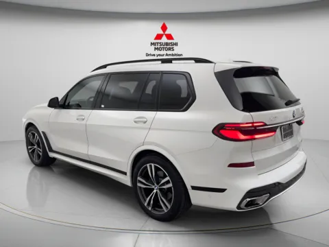 More photos of 2025 BMW X7 xDrive40i at Jidd Motors Mitsubishi, IL