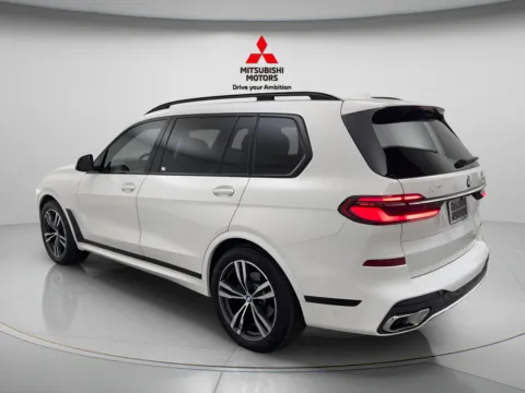 More photos of 2025 BMW X7 xDrive40i at Jidd Motors Mitsubishi, IL