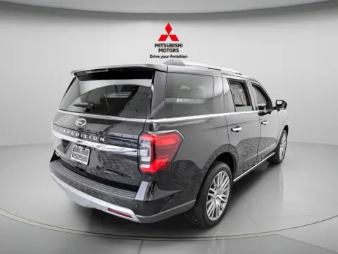 More photos of 2023 Ford Expedition Limited at Jidd Motors Mitsubishi, IL