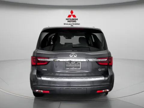 More photos of 2024 INFINITI QX80 LUXE at Jidd Motors Mitsubishi, IL