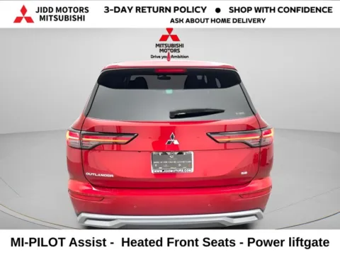 More photos of 2025 Mitsubishi Outlander SE at Jidd Motors Mitsubishi, IL