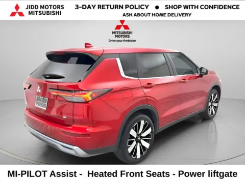 More photos of 2025 Mitsubishi Outlander SE at Jidd Motors Mitsubishi, IL